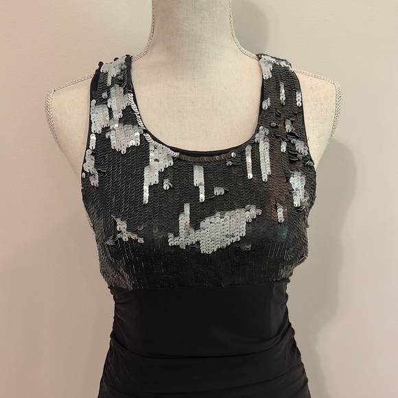 Alice + Olivia Black Sequin Detail Dress - Picture 4 of 12